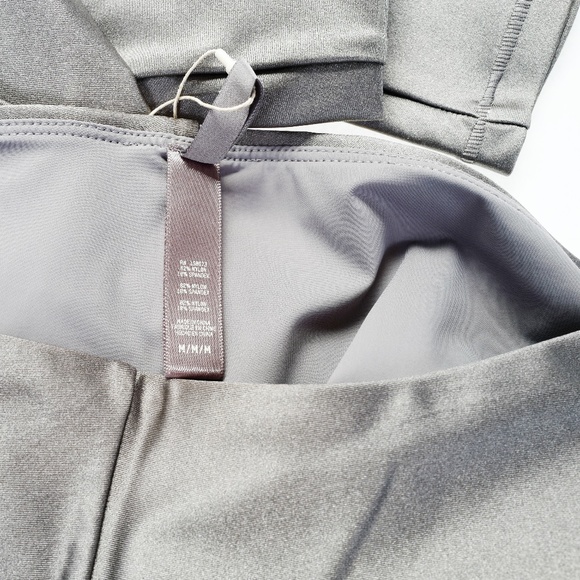 SKIMS Shine Jersey Legging - Grey Chalk - Size M - NWT - Picture 3 of 4
